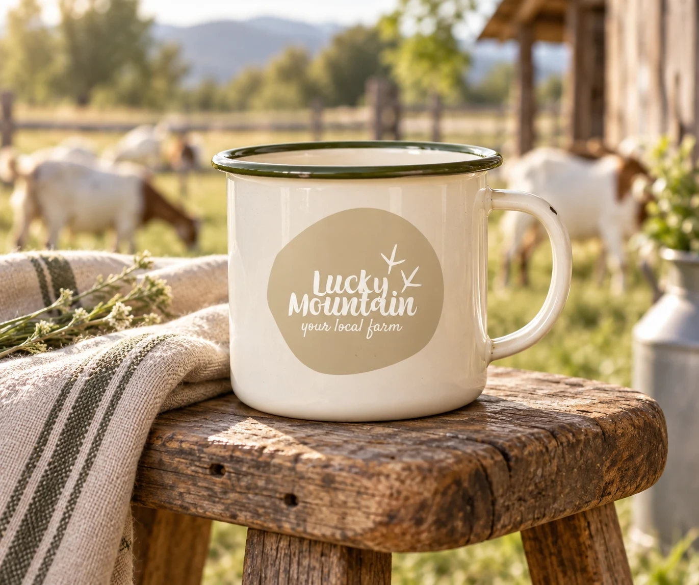 Mug émaillé Lucky Mountain.